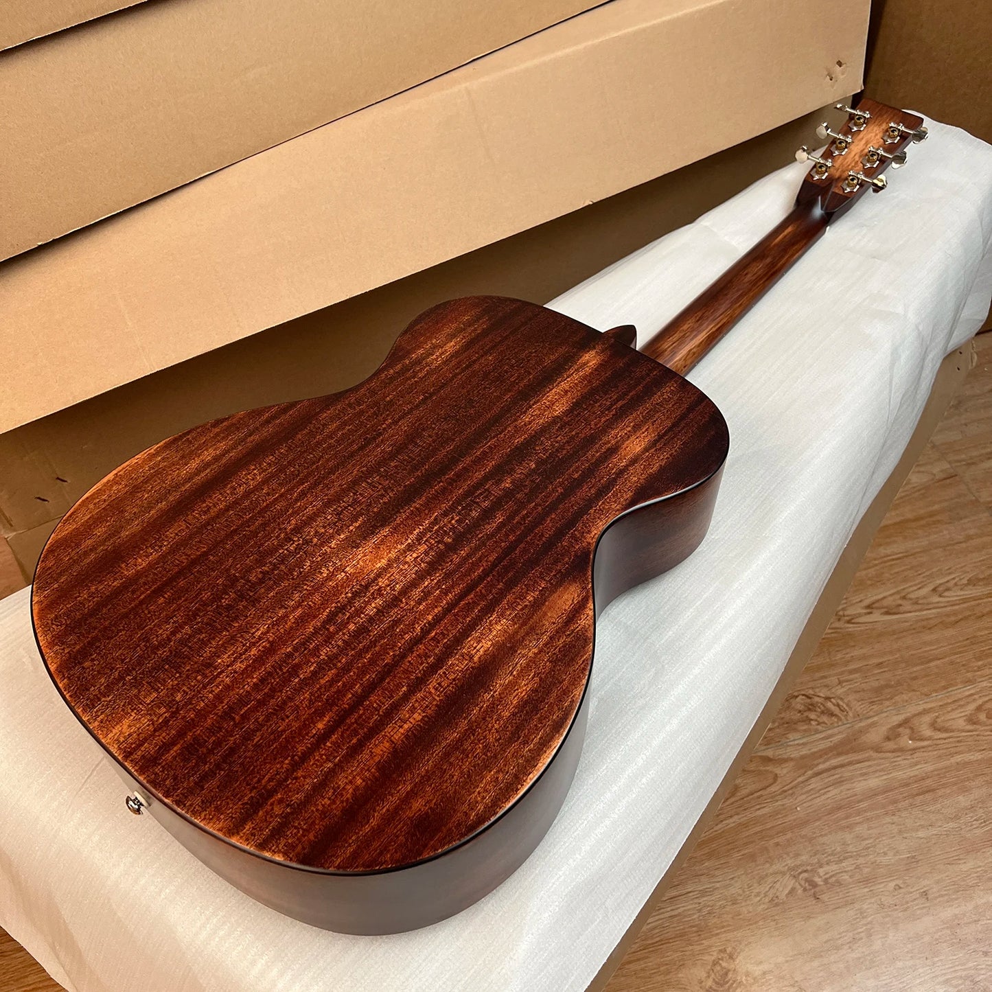 000 15M Street Master Acoustic guitar