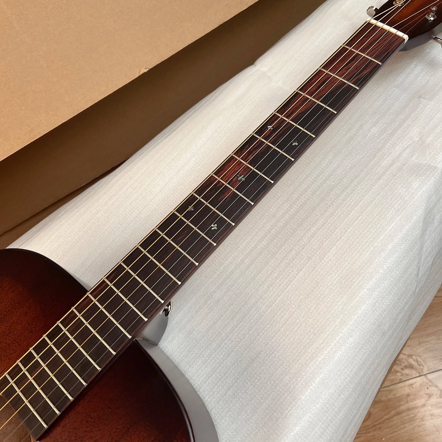 000 15M Street Master Acoustic guitar