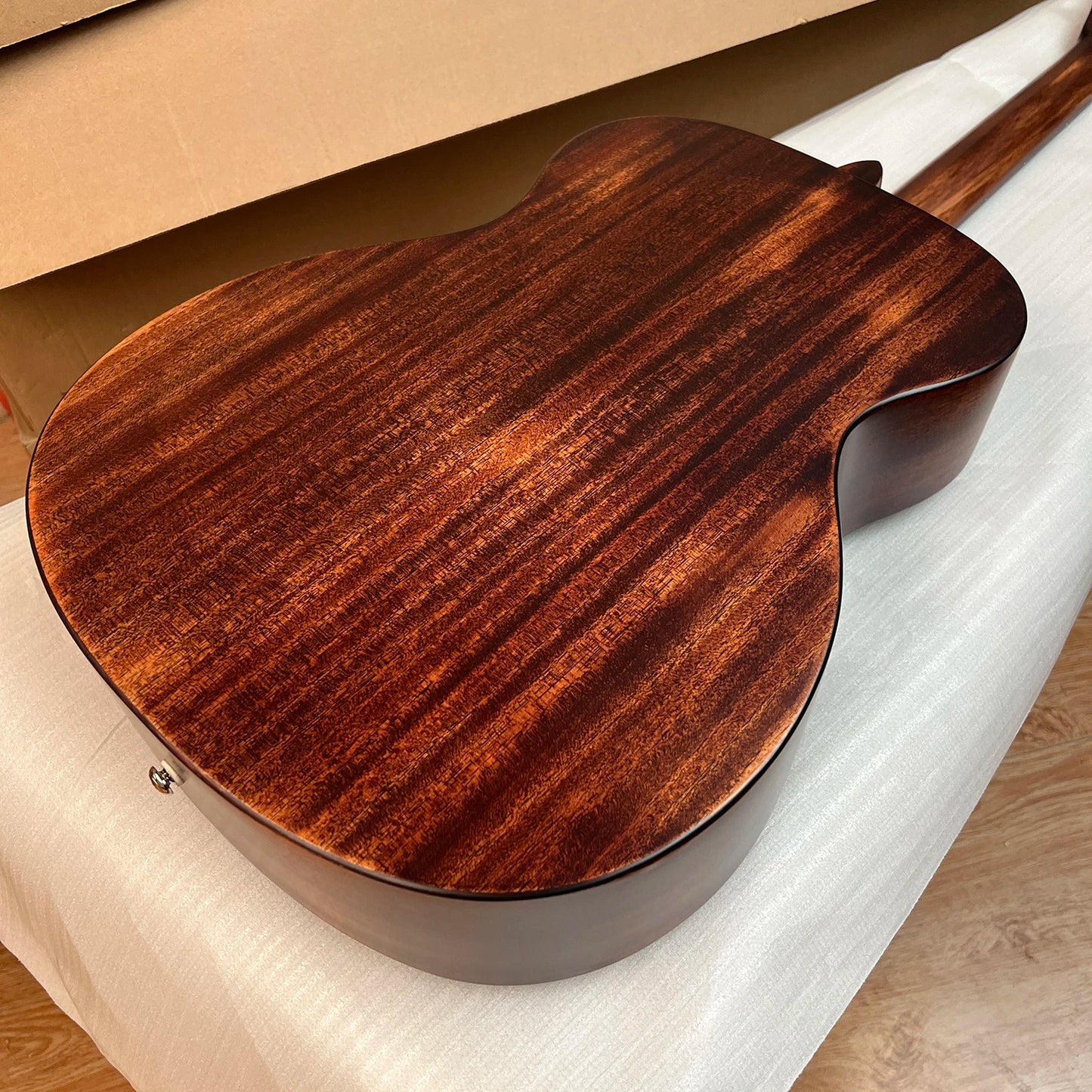 000 15M Street Master Acoustic guitar